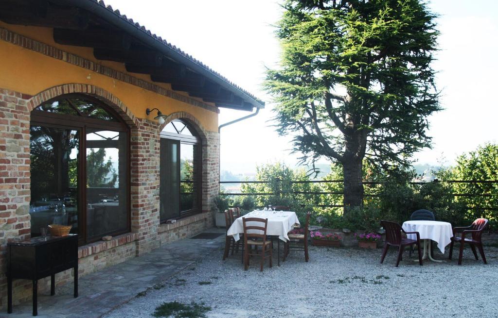 La Briccola Villa Diano dʼAlba Buitenkant foto