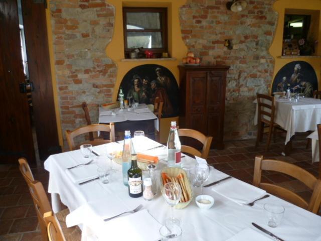 La Briccola Villa Diano dʼAlba Buitenkant foto